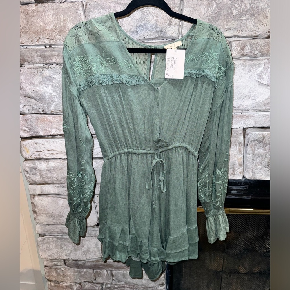 NWT easel brand green romper size s